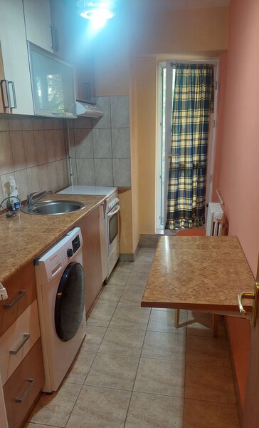 Timpuri Noi, Metrou, Facultati,